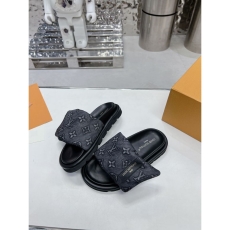 Louis Vuitton Slippers